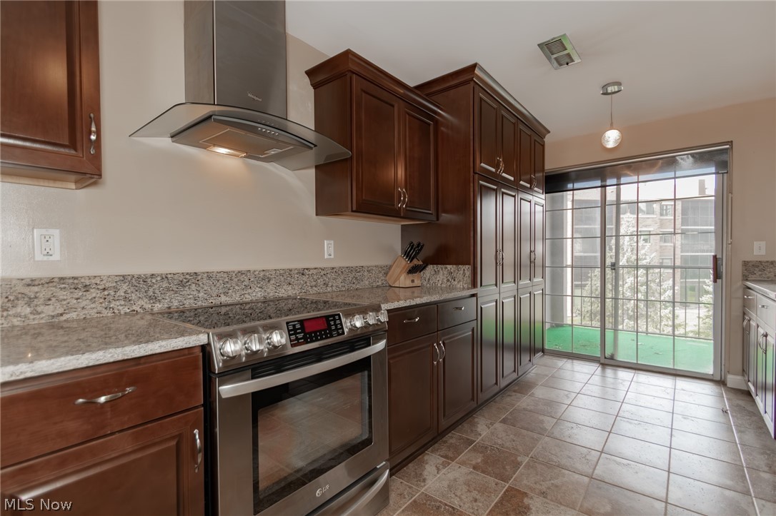 Fox Hollow/Woodhawk Condo - Residential