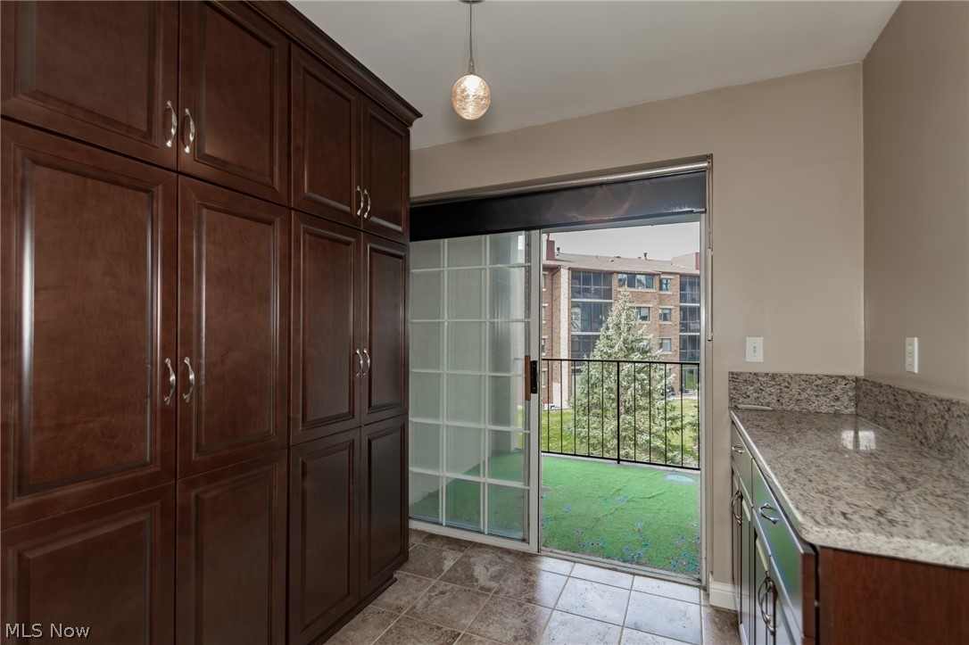 Fox Hollow/Woodhawk Condo - Residential