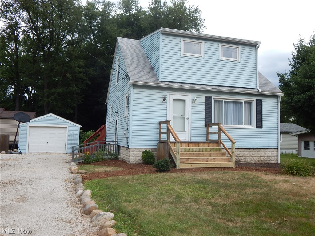Comfortable affordable living in Cuyahoga Falls. Newer carpet, and windows. Step saver eat in kitchen,
Updated bath with walk in shower. (no tub). Full Basement, Garage, deck.