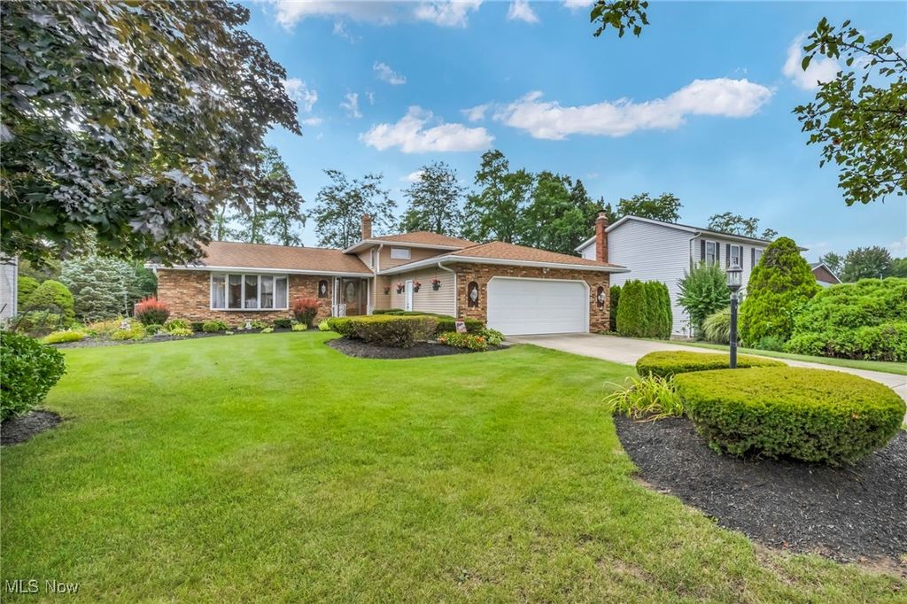 Photo of 14985 Camden Circle, Strongsville, OH 44136 (MLS # 5166157)