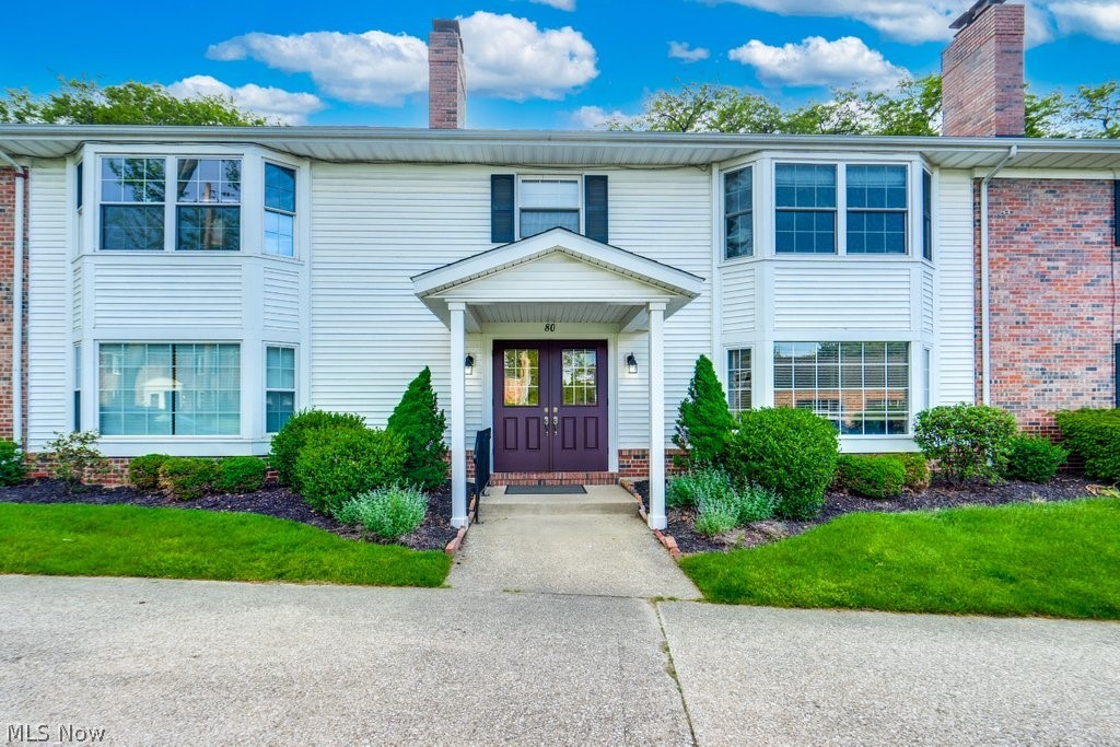 English Oaks Condo - Residential