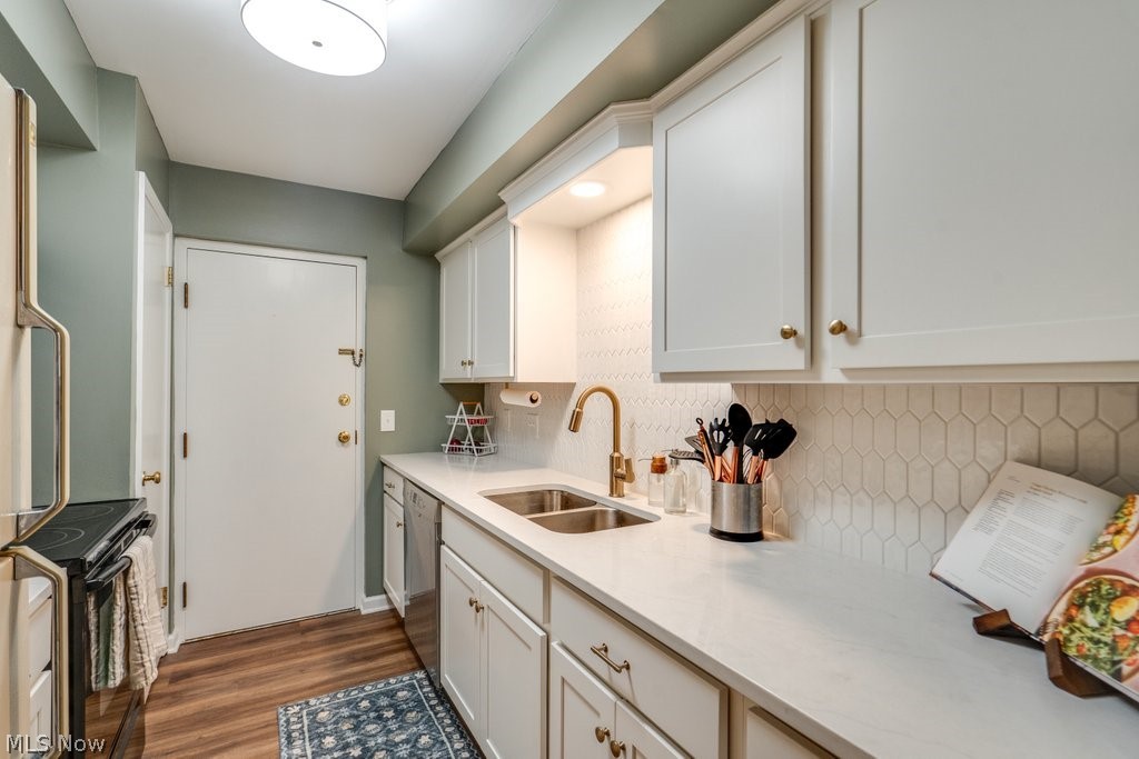 English Oaks Condo - Residential