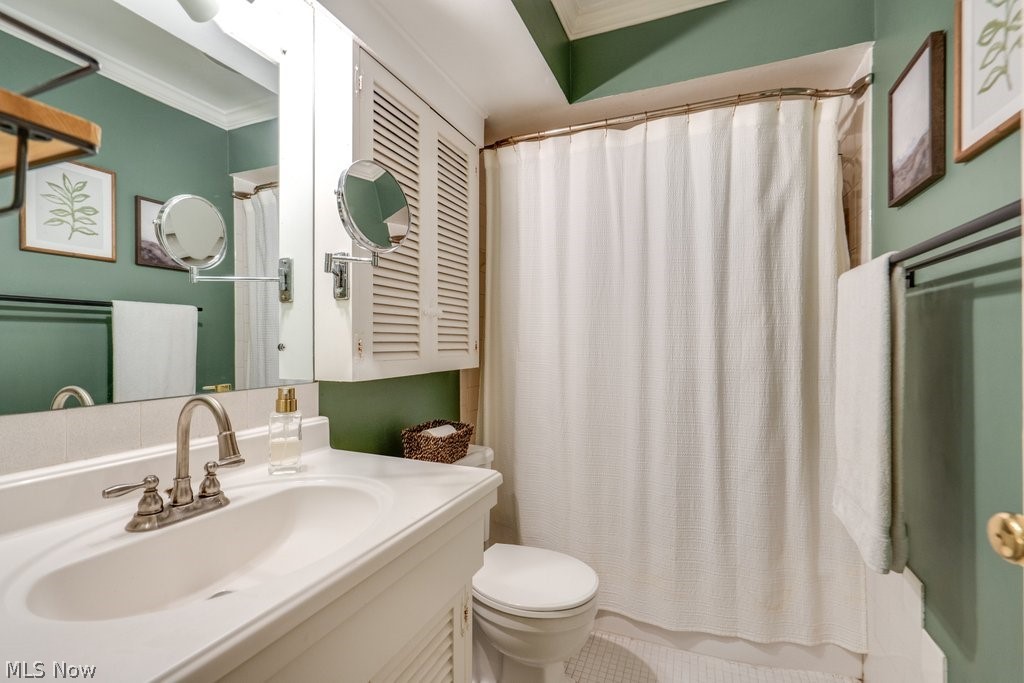 English Oaks Condo - Residential