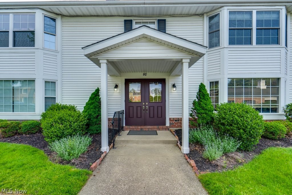 English Oaks Condo - Residential