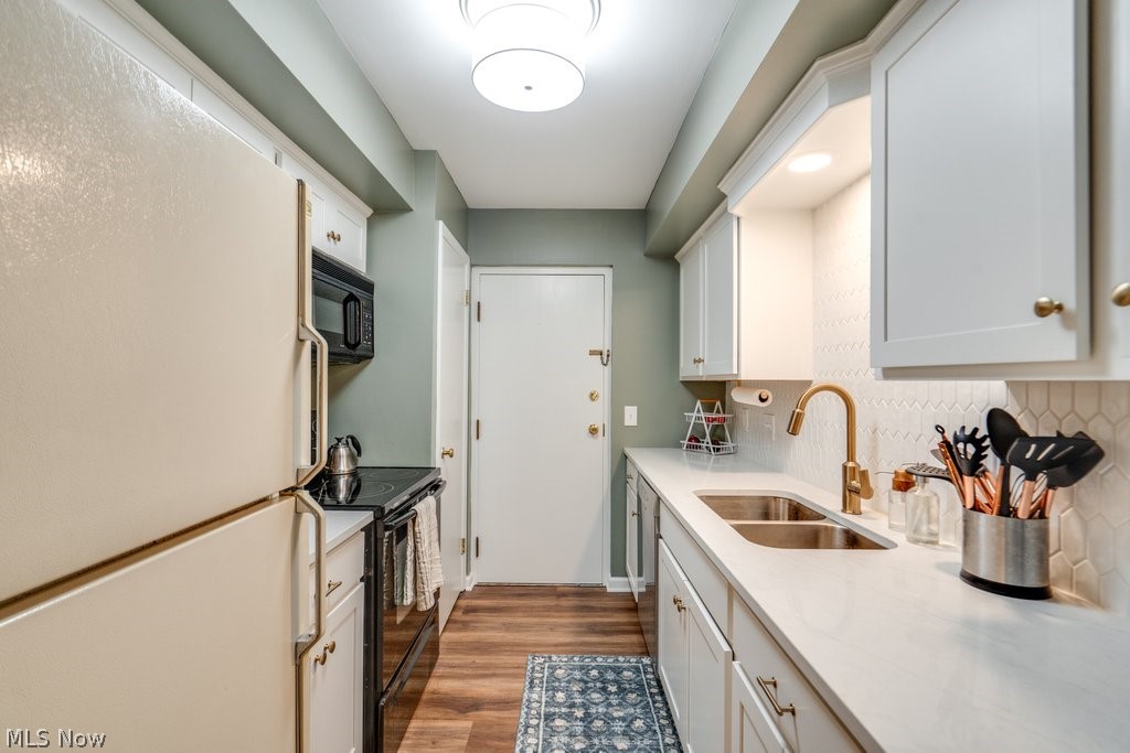 English Oaks Condo - Residential