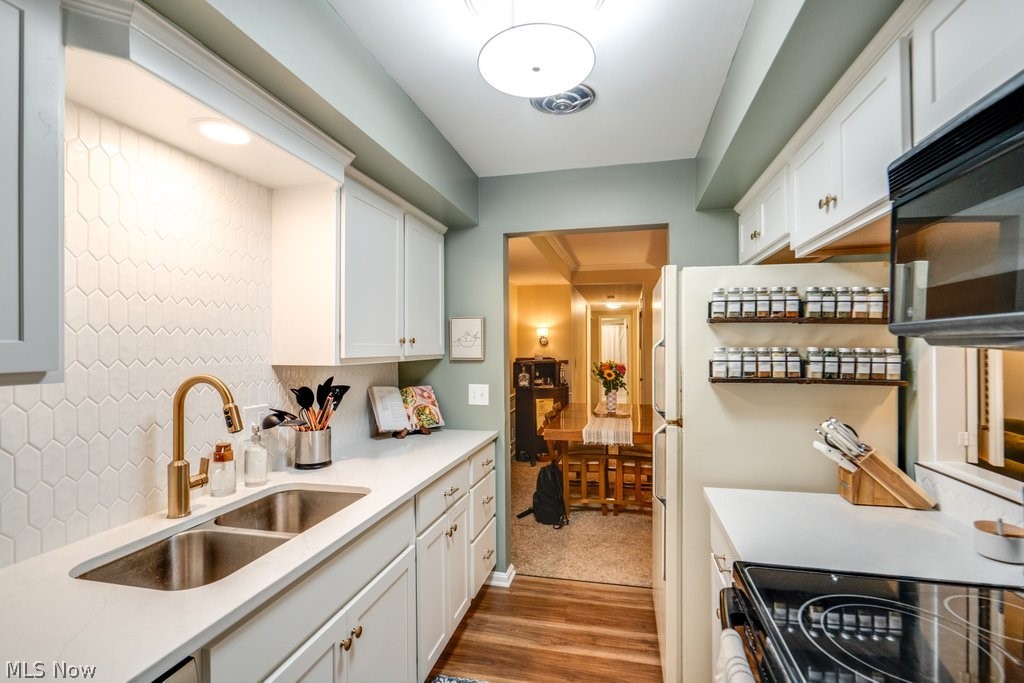 English Oaks Condo - Residential