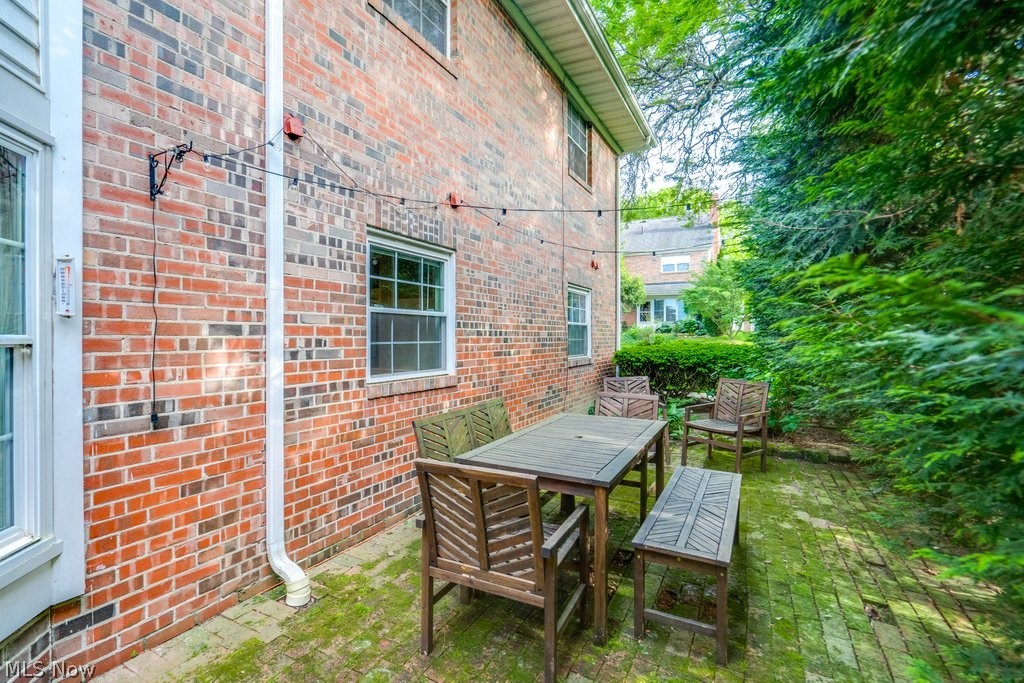 English Oaks Condo - Residential