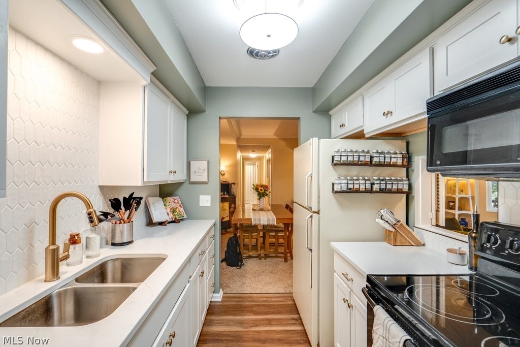 English Oaks Condo - Residential