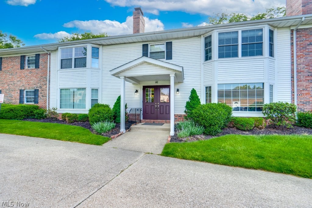 English Oaks Condo - Residential