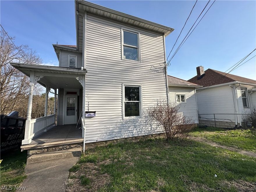 Put your finishing touches on this 3-bedroom, 1-bathroom home. Easy access to I 70 and downtown Zanesville.

Reach out to me for a tour anytime!