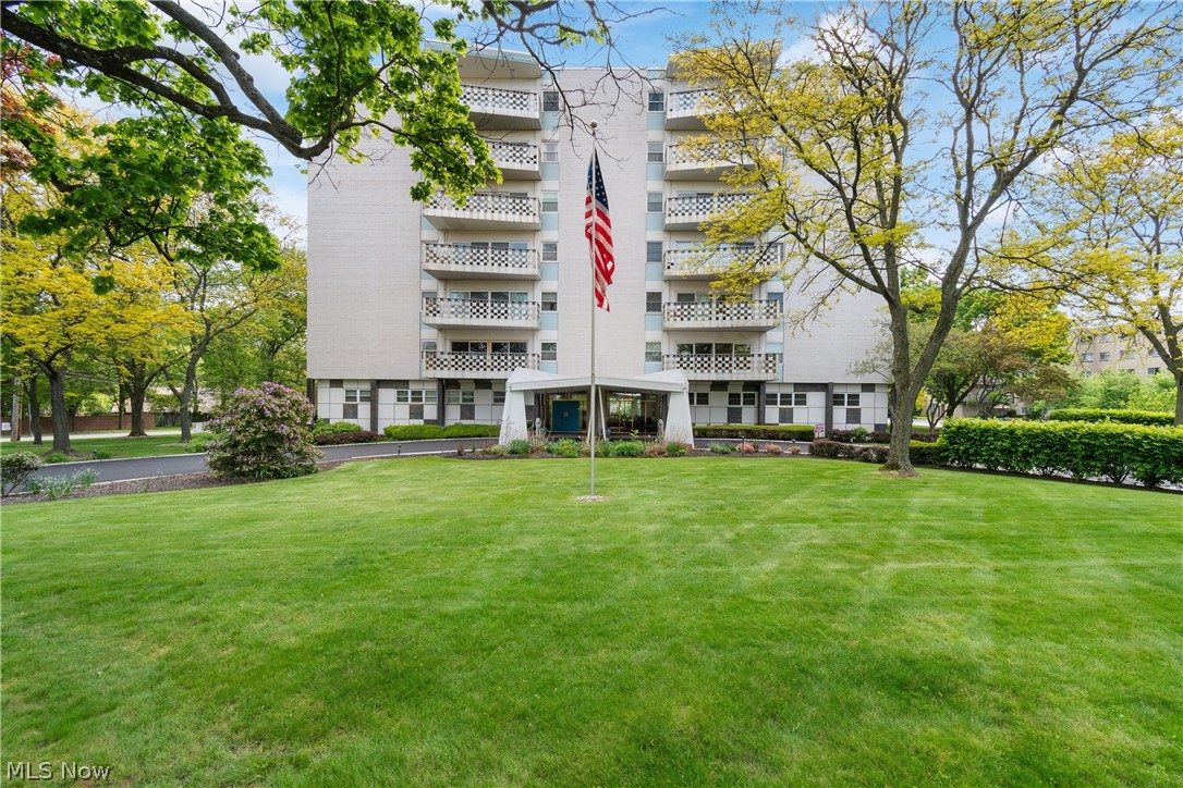 Carlton House Condominiums - Residential