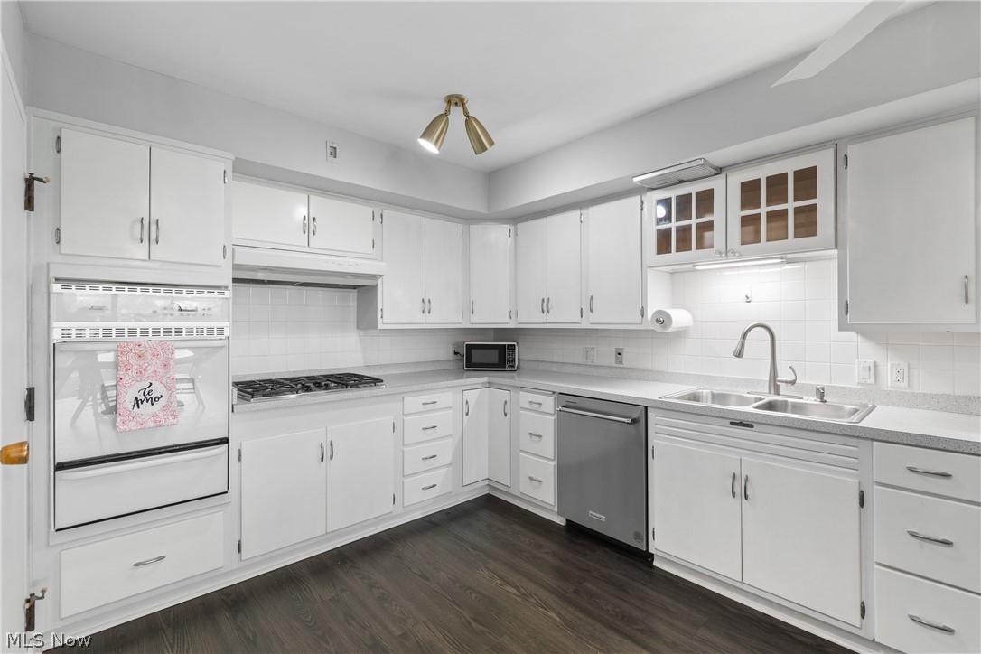 Carlton House Condominiums - Residential