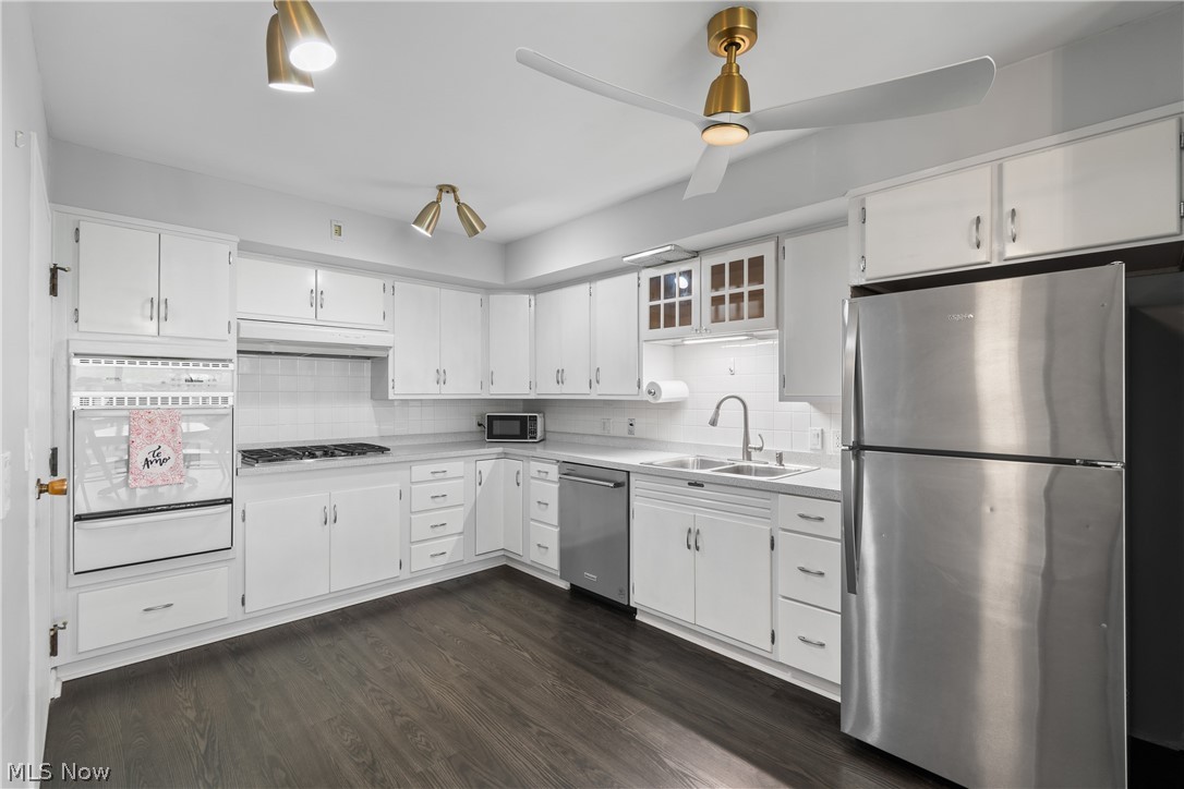 Carlton House Condominiums - Residential