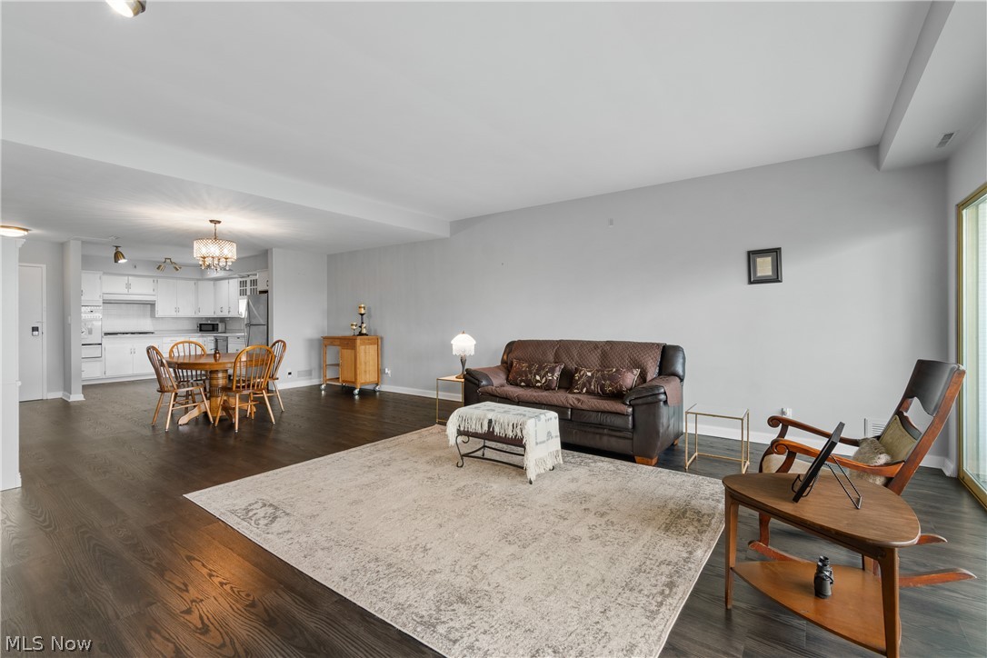 Carlton House Condominiums - Residential