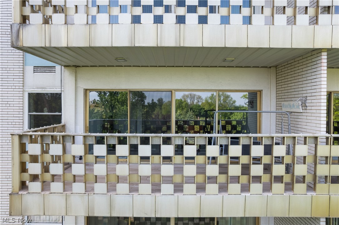 Carlton House Condominiums - Residential