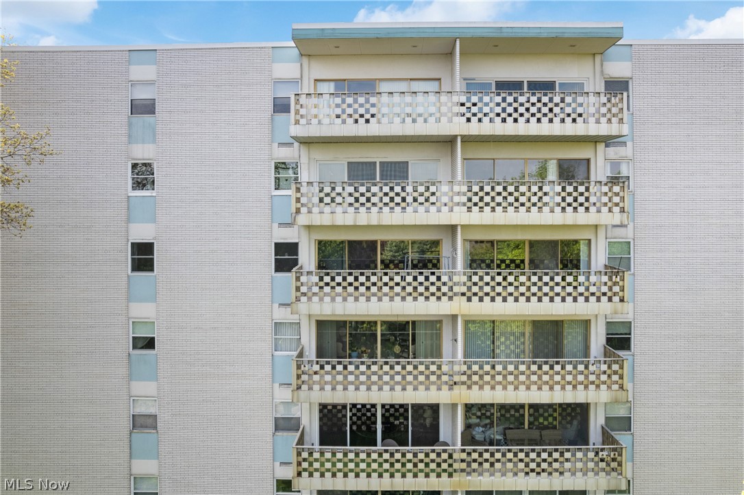 Carlton House Condominiums - Residential