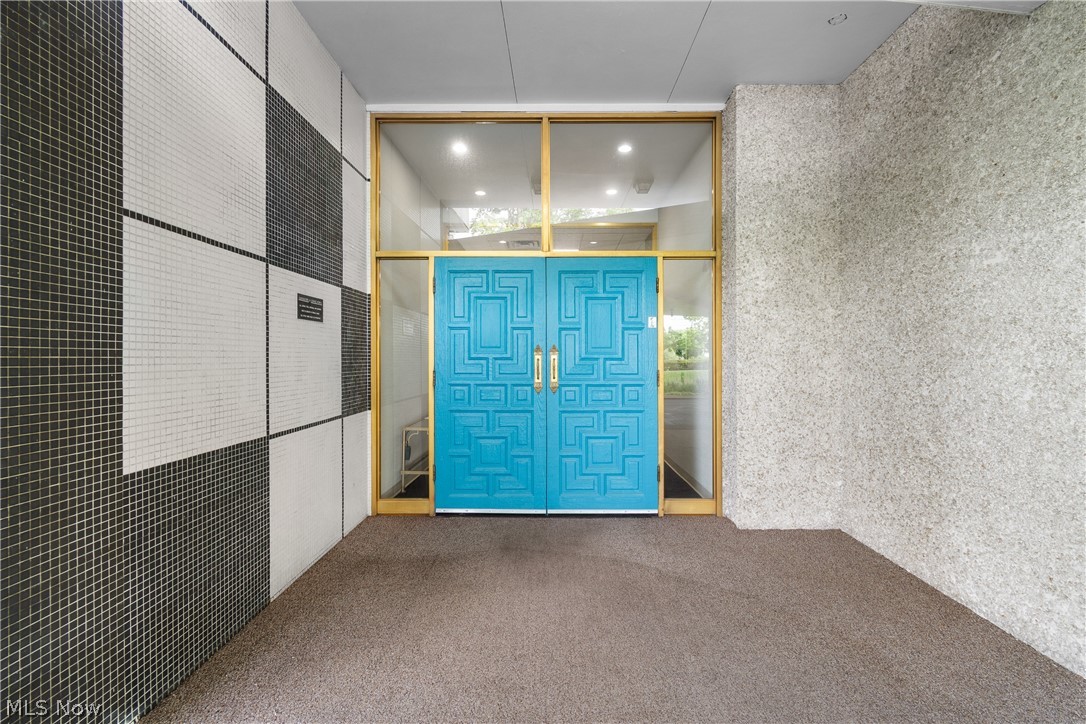Carlton House Condominiums - Residential