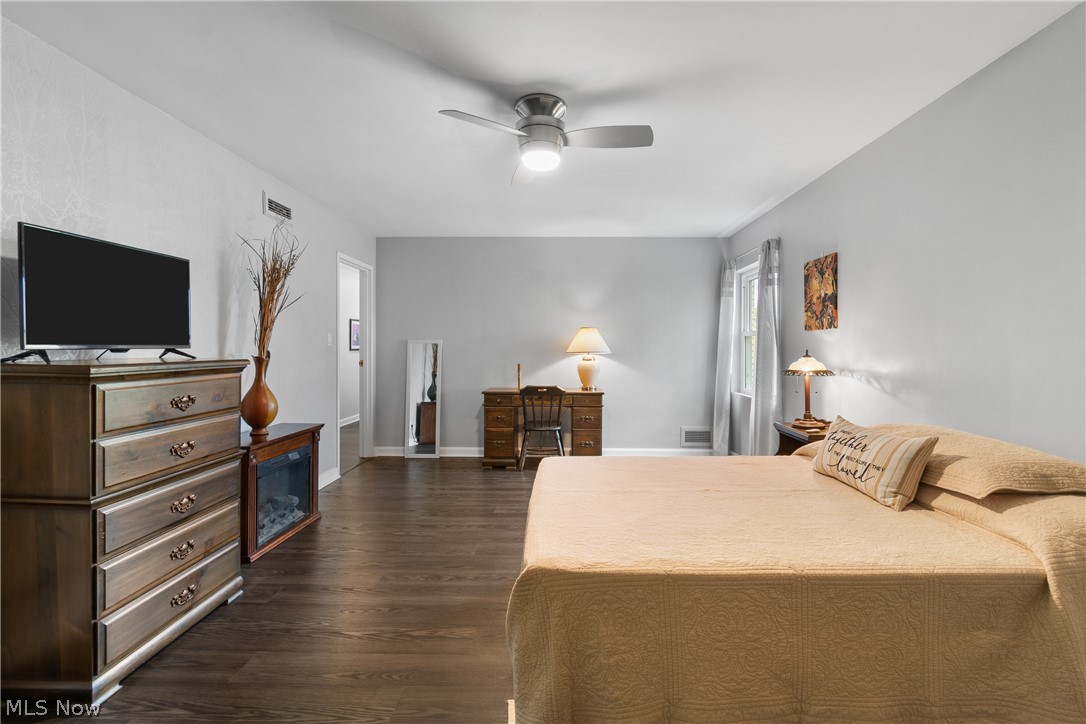 Carlton House Condominiums - Residential