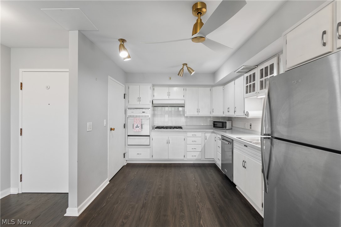 Carlton House Condominiums - Residential