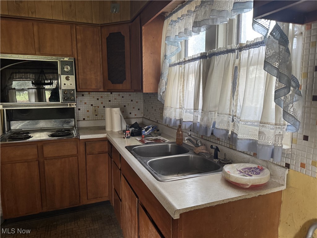 330 E Hopocan Avenue, Barberton, Ohio image 7