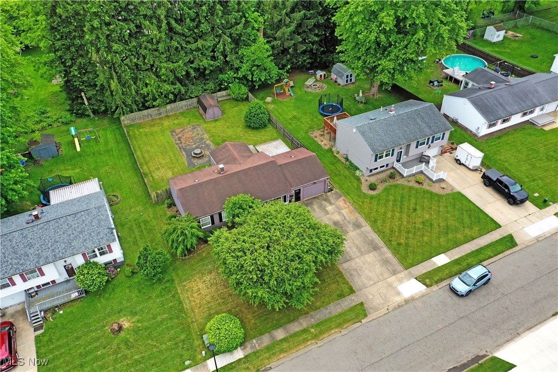 172 Camrose Drive, Niles, Ohio image 2