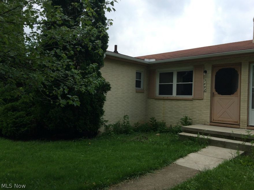Ranch duplex available for rent in Stow! Eat in kitchen, 1.5 baths. Full basement. $35 application fee, we Run Credit, criminal and eviction history and verify income.  No pets, no section 8.