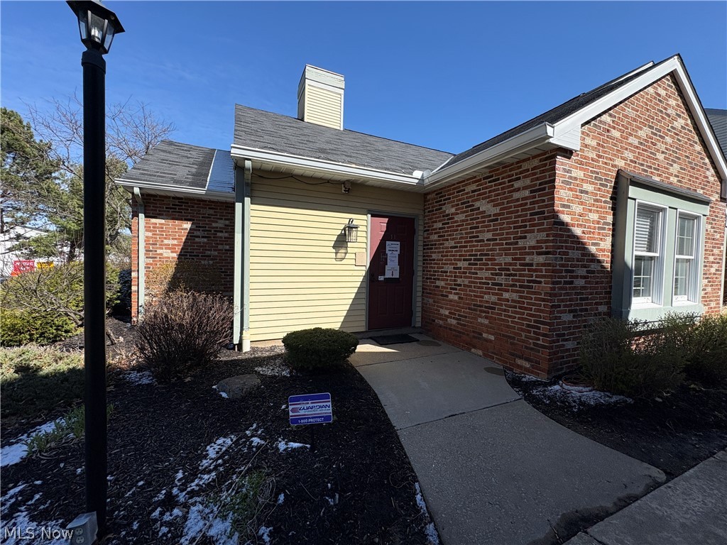 4466 Darrow Road 11
