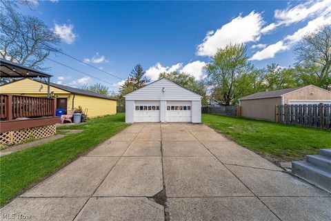 Tiny photo for 17408 Elsienna Avenue, Cleveland, OH 44135 (MLS # 5203456)