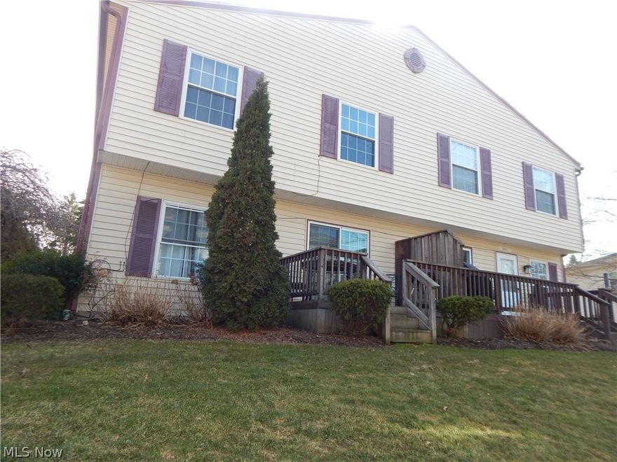 Welcome home to Williamsburg Court Condominium M-2. Spacious three bedroom, updated kitchen and dining area. 
Enjoy the extra finished space in the open stairway lower level. Full size deck off slider for afternoon relaxing. 
Conv. location near shopping, highway and parks.