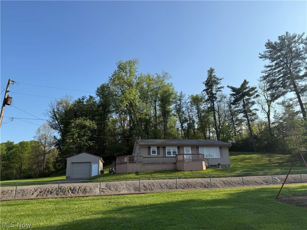 Photo of 1182 Potts Lane, Zanesville, OH 43701 (MLS # 5205795)