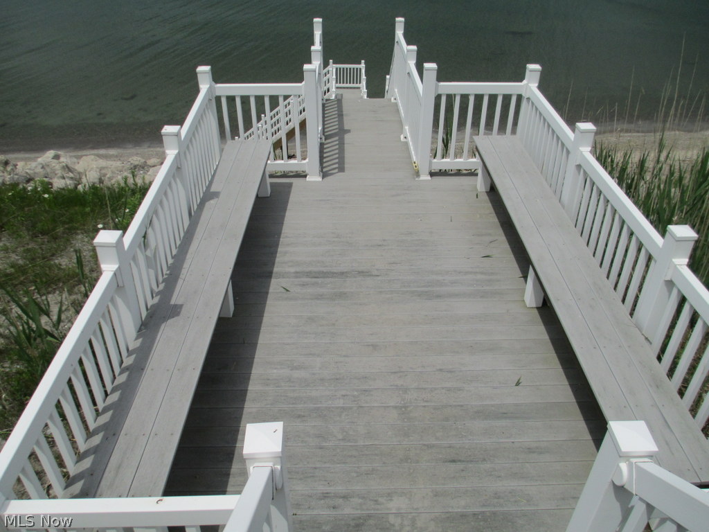 Erin Blf Lakefront Villa Condo - Residential