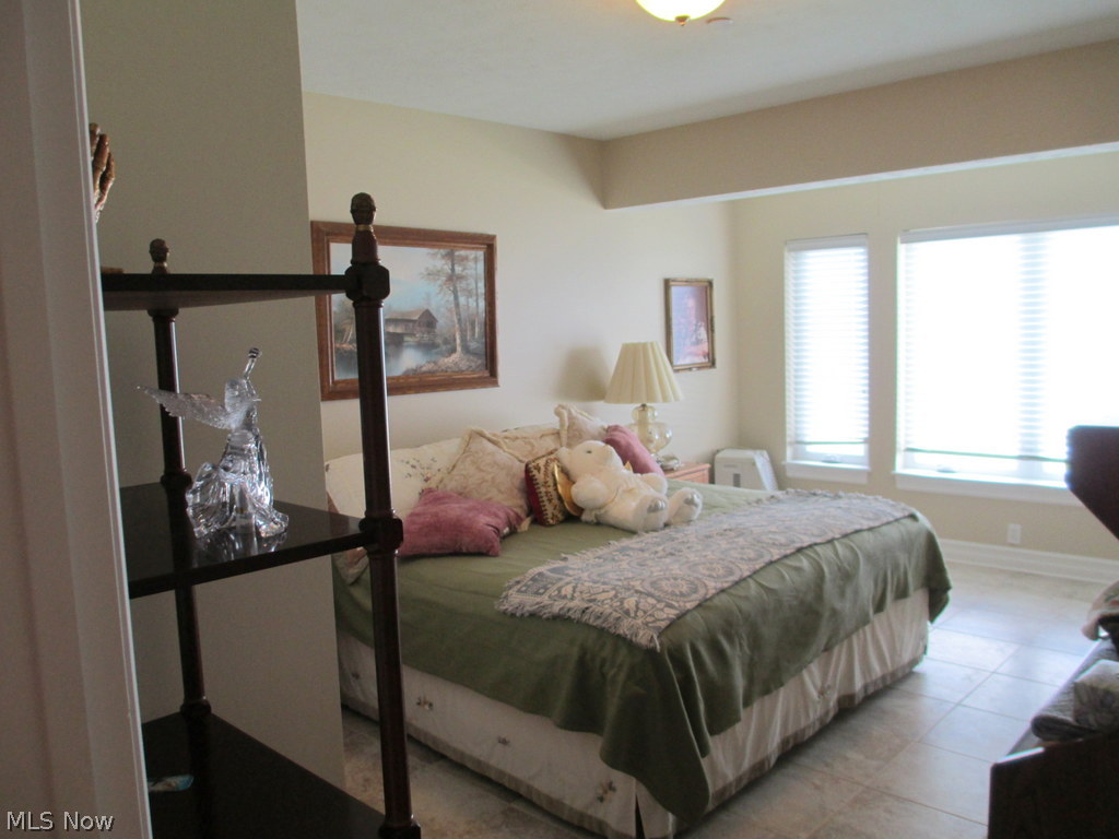 Erin Blf Lakefront Villa Condo - Residential