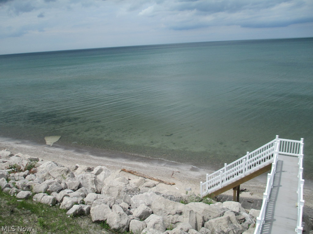 Erin Blf Lakefront Villa Condo - Residential