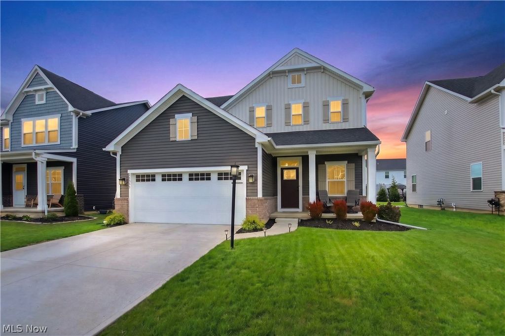 Photo of 36283 Lands End Drive, North Ridgeville, OH 44039 (MLS # 5206100)