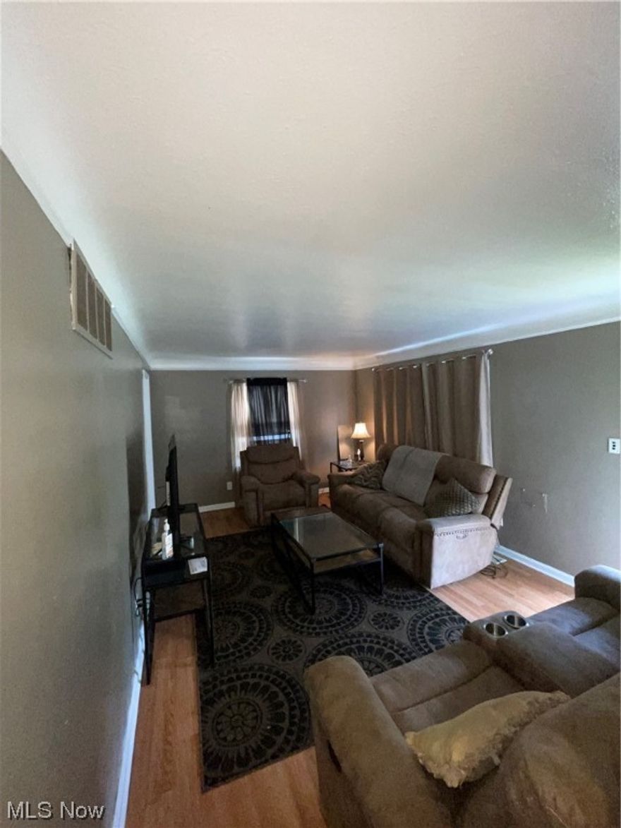 Great Opportunity to own this 3 BR, 1 Bath well-maintained Ranch home! This Lee-Harvard home offers one floor living and is a perfect option for an apartment alternative or someone looking to downsize! In addition, seller is offering a 12 month America's Preferred Home Warranty! Don't let this one get away, schedule you viewing today!