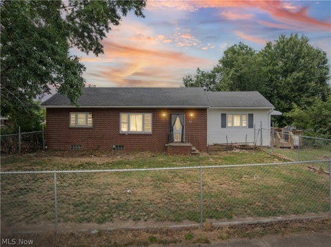 Multifamily For Sale - 121 E Ralston Avenue<br/> Akron, OH 44301
