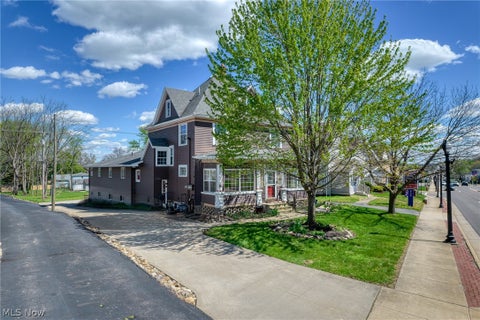 Multifamily For Sale - 832 S Main Street<br/> North Canton, OH 44720