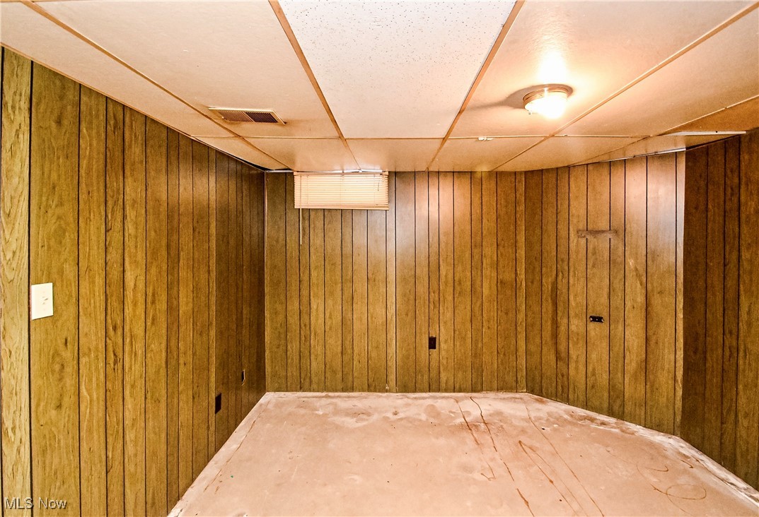 2065 Hackberry Street, Akron, Ohio image 27