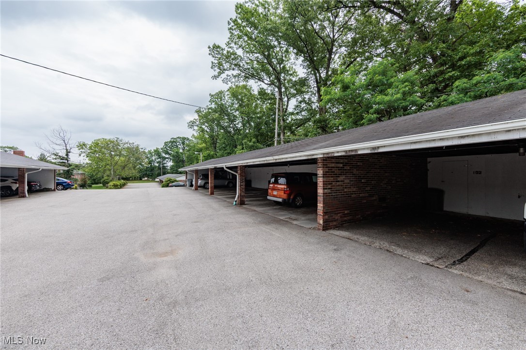 Carriage Hill Condo - Residential