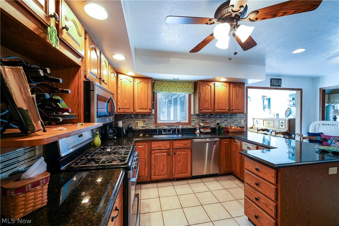 Country Lakes - Residential