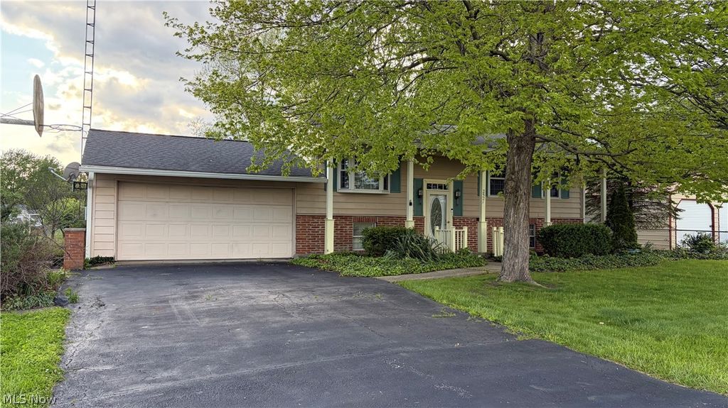 Photo of 2521 East Drive, Marion, OH 43302 (MLS # 5209015)