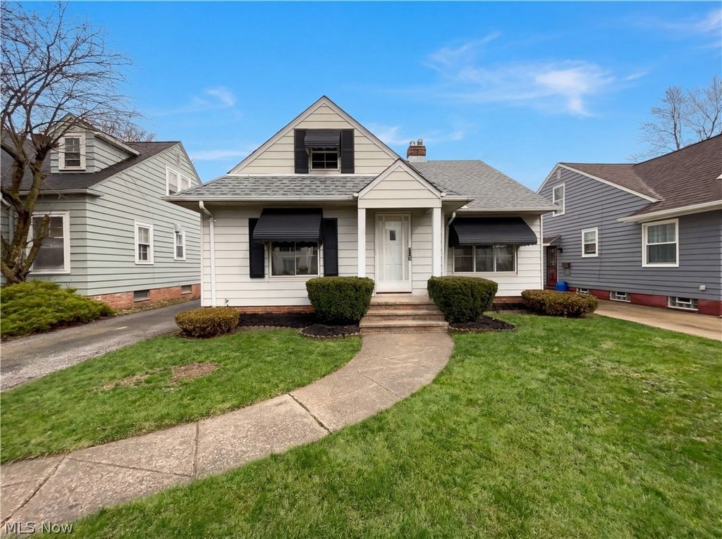 Photo of 20511 Balfour Road, Beachwood, OH 44122 (MLS # 5192869)