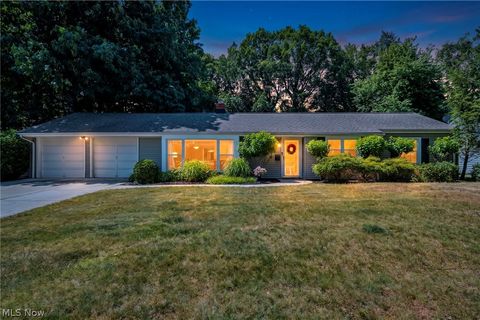 Photo of 23111 Lincolnshire Drive, Bay Village, OH 44140 (MLS # 5215743)