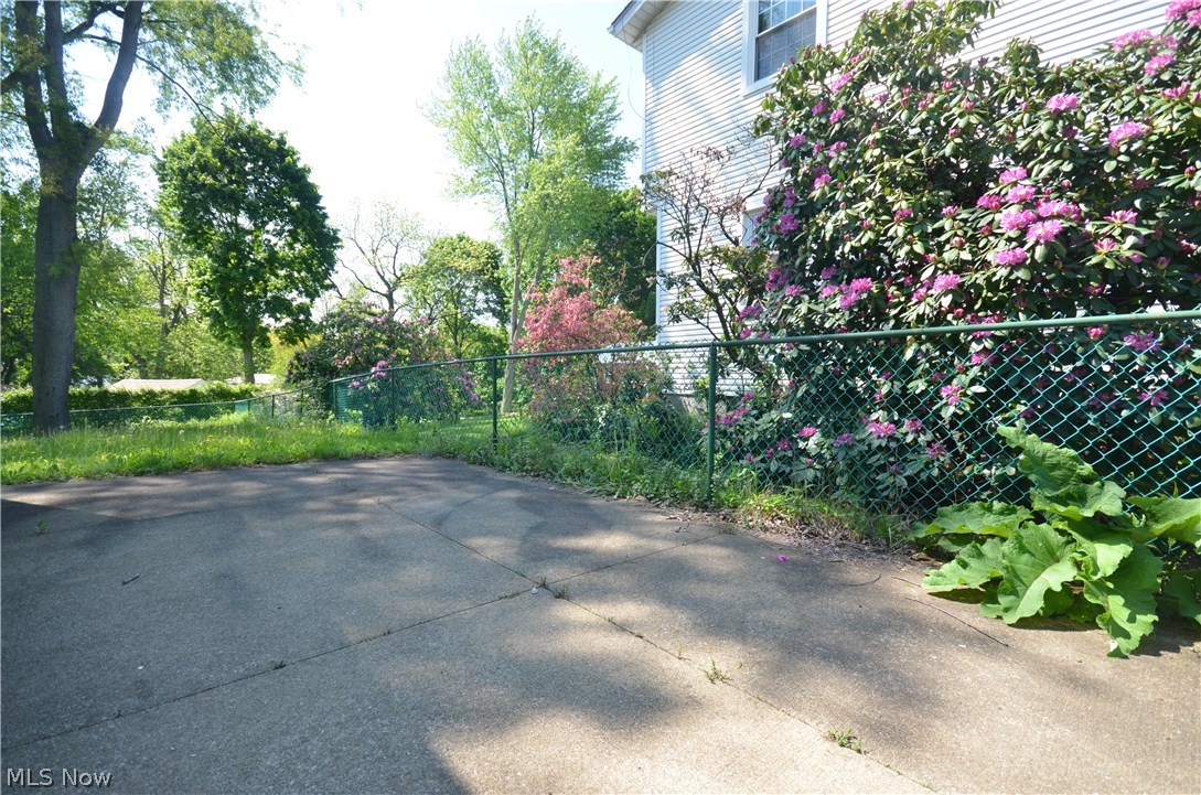 Tallmadge Road - Residential