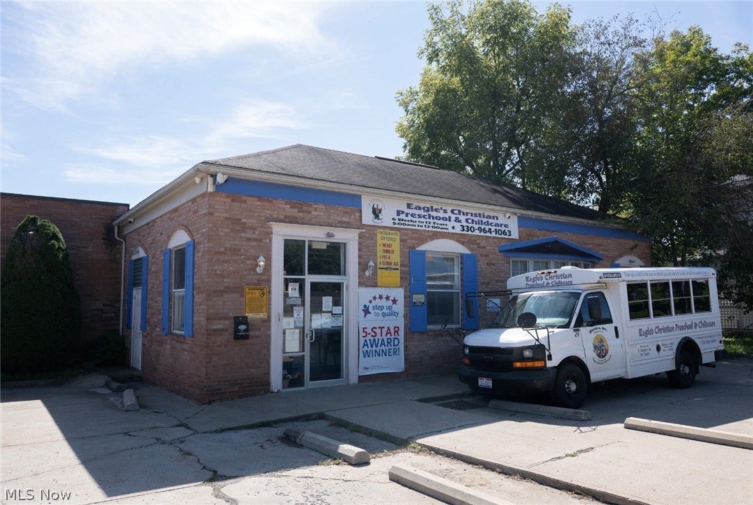 218 W Lincoln Way