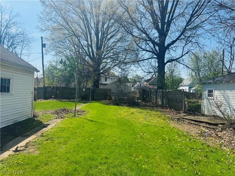 Tiny photo for 509 W 24th Street, Lorain, OH 44052 (MLS # 5203387)