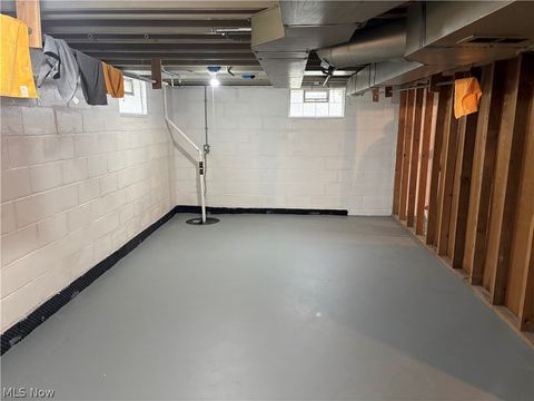 Tiny photo for 509 W 24th Street, Lorain, OH 44052 (MLS # 5203387)