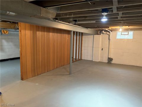 Tiny photo for 509 W 24th Street, Lorain, OH 44052 (MLS # 5203387)