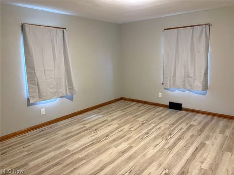 Tiny photo for 509 W 24th Street, Lorain, OH 44052 (MLS # 5203387)