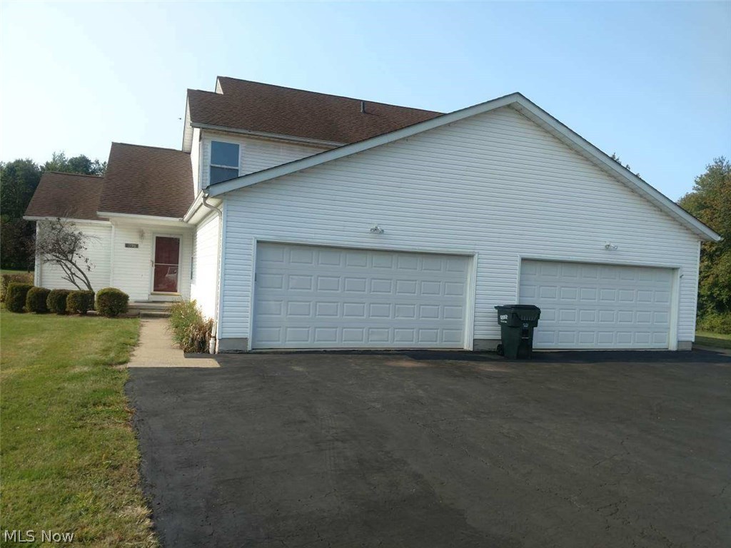 Great 3 bedroom 2 bath duplex home, situated on 1.43 acres. Vaulted great room, large kitchen, utility room, home is being freshly painted and wood floating floors installed on first floor. Landlord mows lot, so you get to enjoy without the maintenance of a large lot. 2 car attached garage. No smoking and NO PETS.